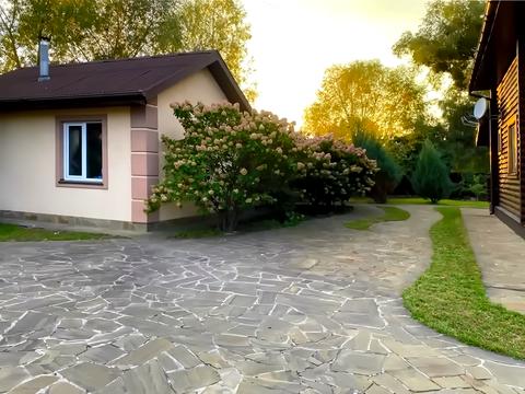 будинок за адресою Центральна вул.