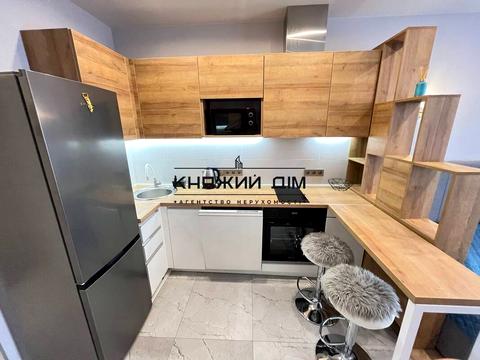 квартира за адресою Дніпровська набережна вул., 17В
