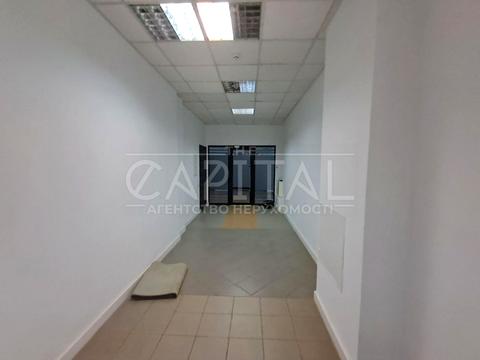 комерційна за адресою Степана Бандери просп., 6