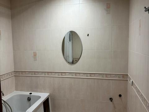 комерційна за адресою Микільсько-Слобідська вул., 4-Д