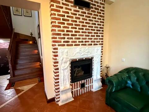 будинок за адресою Кленова