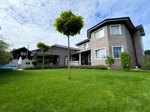 будинок за адресою Весняна вул.