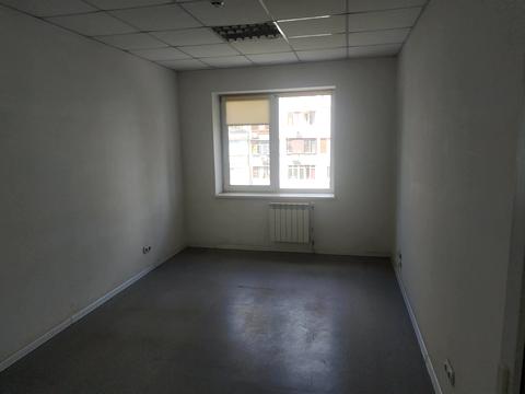 комерційна за адресою Левка Лук'яненка вул. (Маршала Тимошенка), 9