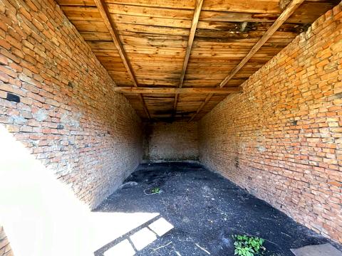 комерційна за адресою смт. Млинів, вул. Кірова, 52
