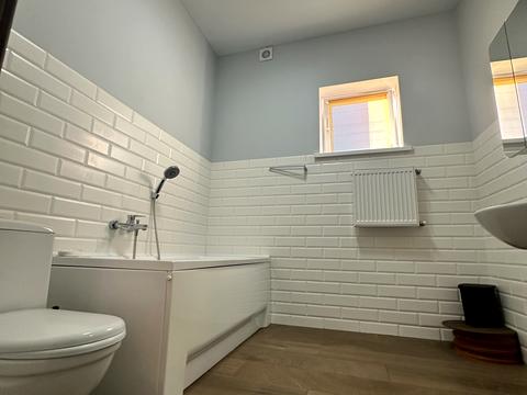 будинок за адресою Валерія Самофалова вул. (Каманіна)