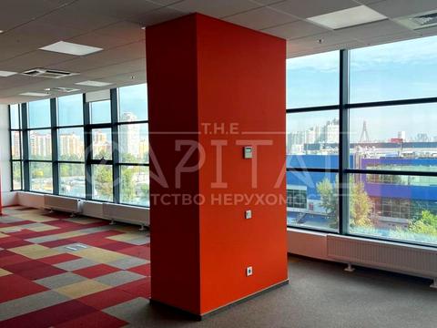 комерційна за адресою Степана Бандери просп. (Московський), 6
