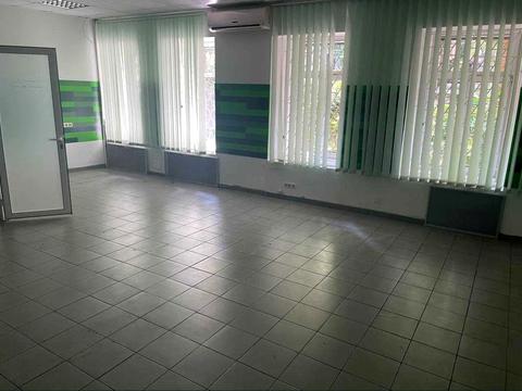 комерційна за адресою Богдана Хмельницького вул., 84