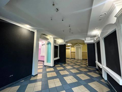 комерційна за адресою Бельведерська, 8
