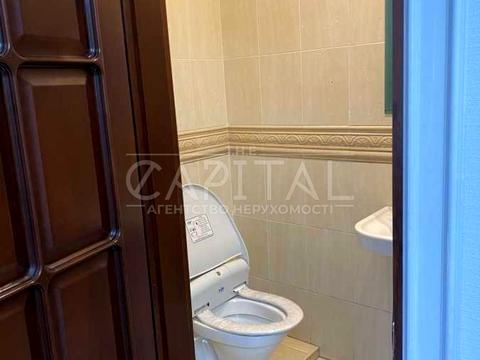 комерційна за адресою Лесі Українки бульв., 6