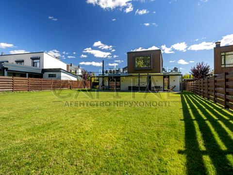 будинок за адресою Голосіїво