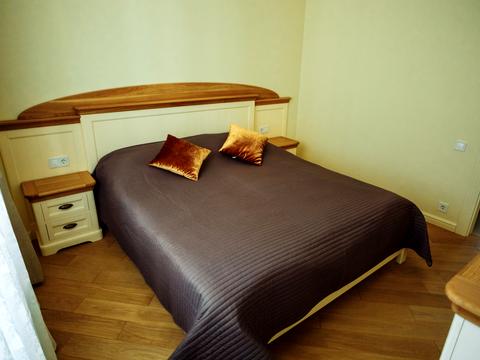 комерційна за адресою Лісова, 1