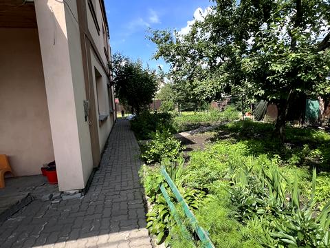 будинок за адресою Романа Шухевича вул.
