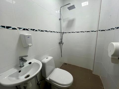 комерційна за адресою Автоливмашівська вул., 2