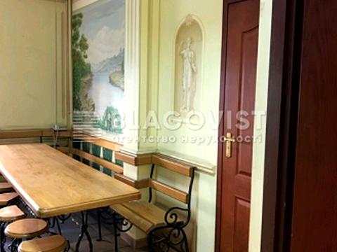 комерційна за адресою Оболонська вул., 39