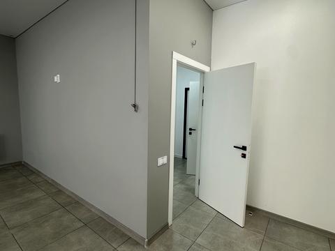 комерційна за адресою Зарічанська вул., 3/4