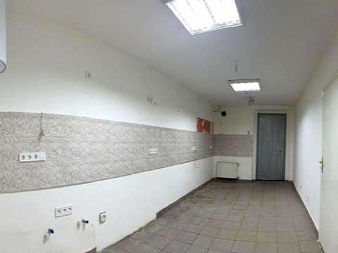 комерційна за адресою Польова вул., 57а