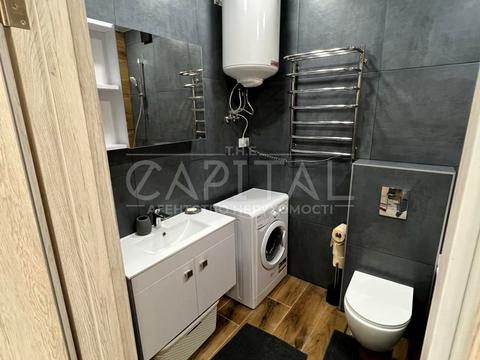 квартира за адресою Київ, Салютна вул., 2-Б