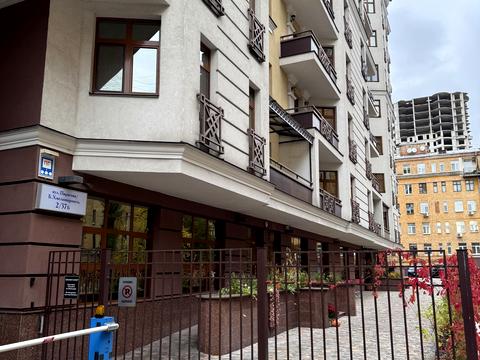 комерційна за адресою Пирогова вул., 2/37б