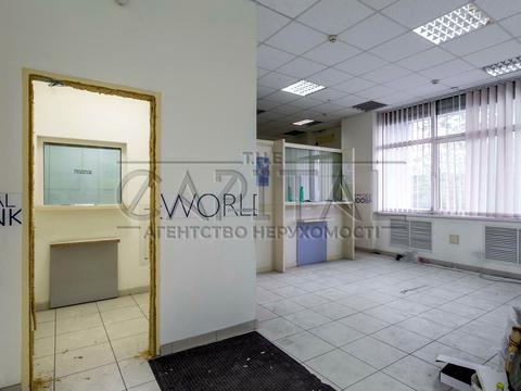 комерційна за адресою Миколи Бажана просп., 12