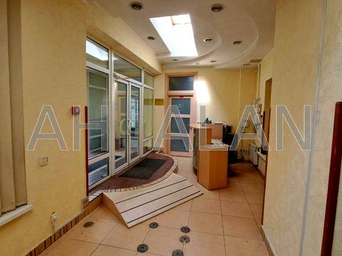 комерційна за адресою Саксаганського вул., 67-Б