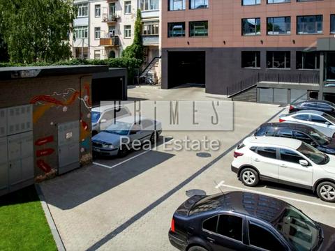 комерційна за адресою Саксаганського вул., 53/80