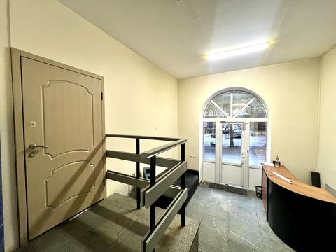 комерційна за адресою Олександра Кониського вул., 52-58