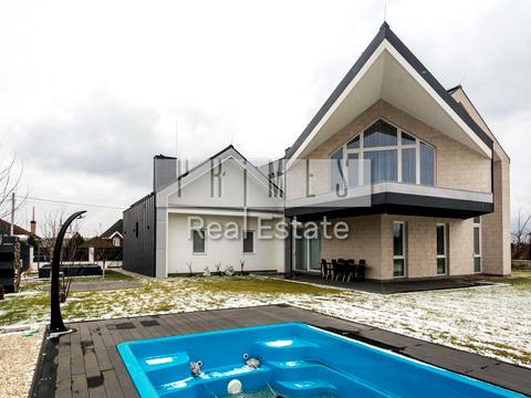 будинок за адресою Вишнева вул.