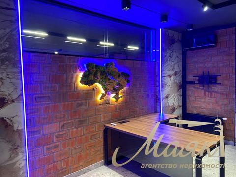 комерційна за адресою Джона Маккейна вул. (Івана Кудрі), 1