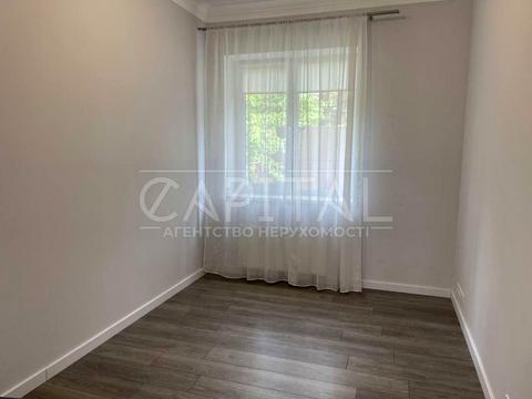 будинок за адресою смт. Козин, Козин