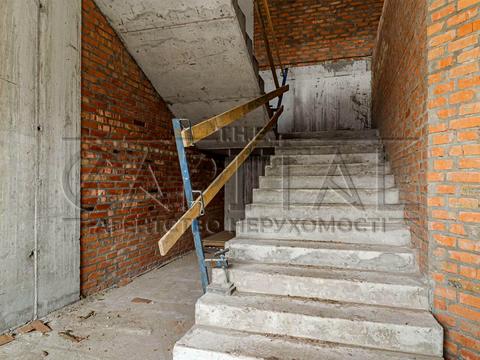 комерційна за адресою Мальовнича вул., 3
