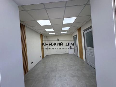 коммерческая по адресу Ревуцкого ул., 54