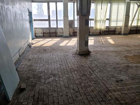 комерційна за адресою Журналістів вул., 7