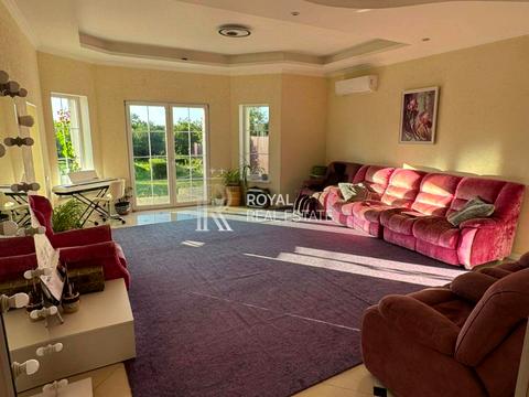 будинок за адресою Центральна вул.