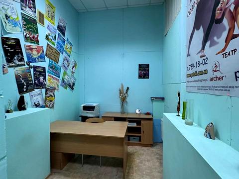 комерційна за адресою Сергія Подолинського вул. (Благоєва), 31г