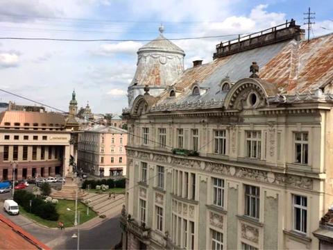комерційна за адресою Свободи просп. (), 4