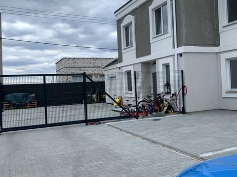 дом по адресу Озерна