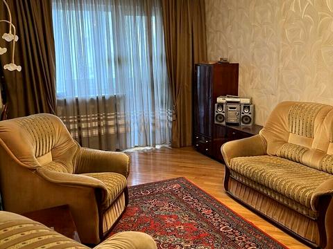 квартира за адресою Довженка вул., 1