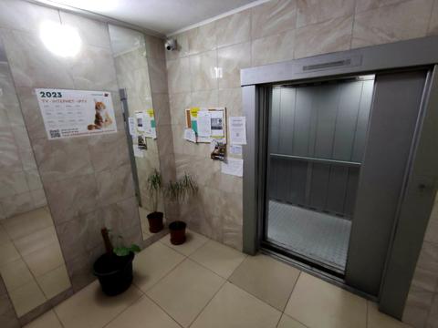 комерційна за адресою Тростянецька вул., 49
