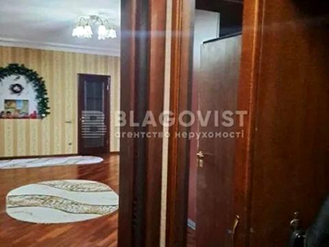 квартира за адресою Анни Ахматової вул., 13