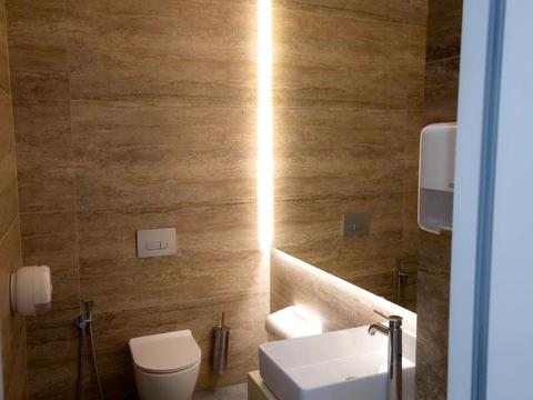 комерційна за адресою Богдана Хмельницького вул., 32