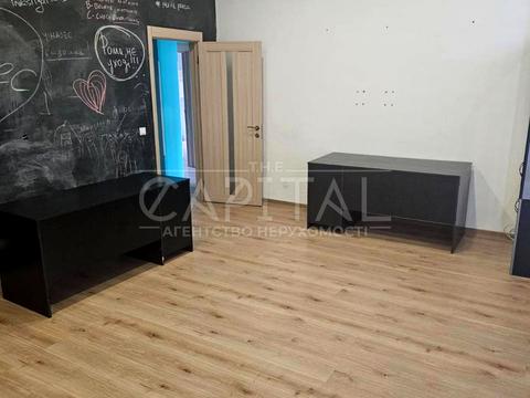 комерційна за адресою Кожум'яцька вул., 1