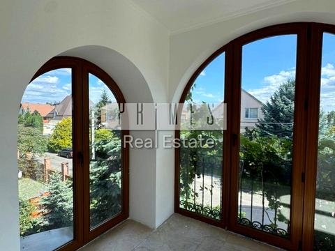 будинок за адресою вишнева