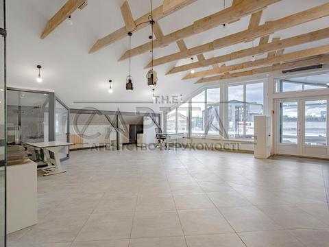 комерційна за адресою Куренівська вул., 21