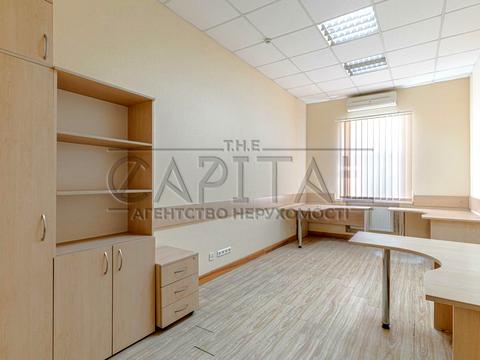 комерційна за адресою Саксаганського вул., 67