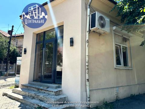 комерційна за адресою Марка Черемшини вул., 2