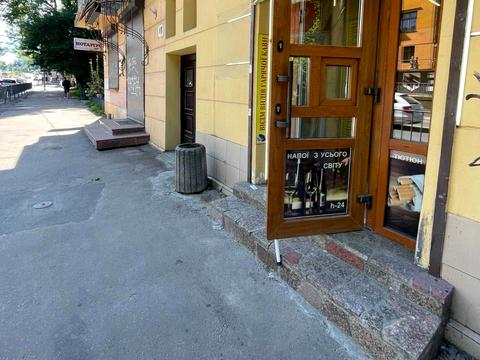 комерційна за адресою Академіка Андрія Сахарова вул., 46