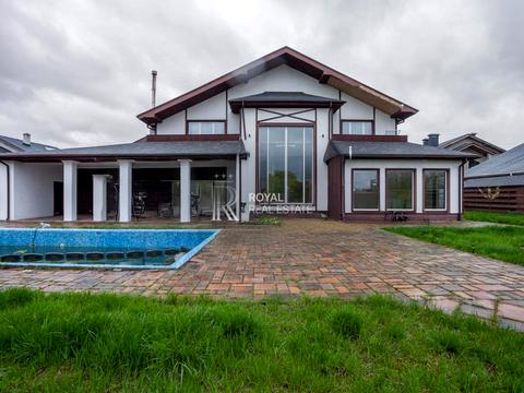 будинок за адресою с. Нові Безрадичі, Садова, 1
