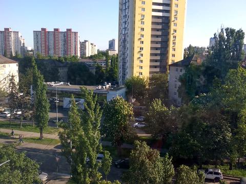 коммерческая по адресу Вацлава Гавела бульв. (Івана Лепсе), 4