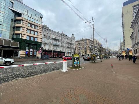 комерційна за адресою Жилянська вул., 1-А
