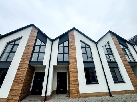 дом по адресу Захисників України ул. (Вокзальна)